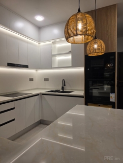 hul 653 - 3 br apt